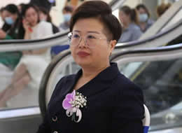 多宝隆木门胡绍芳:持续投入研发新款产品,让木门环保与颜值并存。